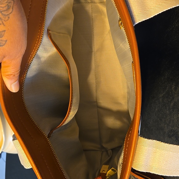 Large Letters Print Tote Handbag 👜  With Coin Case        ✨️ NEW ✨️ - Picture 4 of 11